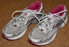 Sneaker brooks adrenaline gebraucht kaufen  Putzbrunn