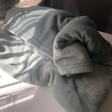 Throw blanket 150 for sale  LUDLOW