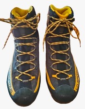 Sportiva. scarponi trekking usato  Vanzaghello