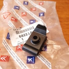 Clip fixation pare d'occasion  France