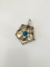 Pendentif fleur lucite d'occasion  Amiens-