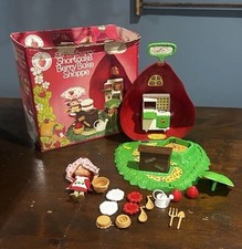 dolls 7 play display for sale dolls 7 play display for sale Fallston