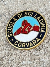 Spilla smaltata montagna usato  Trieste