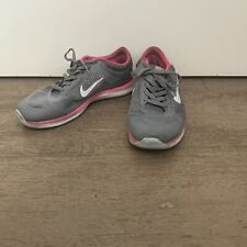 Tênis de corrida Nike In Season TR 5 feminino tamanho 7.5 cinza rosa tênis esportivo comprar usado  Enviando para Brazil