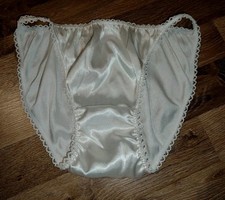 Vintage white satin d'occasion  Vihiers