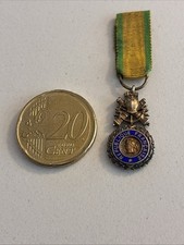Médaille militaire biface d'occasion  La Tour-d'Aigues