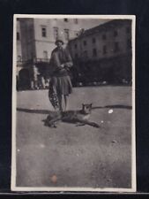 Fotografia donna con usato  Italia