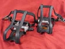 1 par de pedais de estrada preto/prata 9/16 x 20 com grandes clipes e alças de náilon comprar usado  Enviando para Brazil