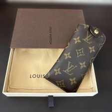 lunette louis vuitton d'occasion lunette louis vuitton d'occasion Expédié en Belgium