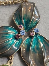 Colar COLDWATER CREEK cristal verde esmalte folhas pingente tom dourado GRÁTIS $FRETE comprar usado Colar COLDWATER CREEK cristal verde esmalte folhas pingente tom dourado GRÁTIS $FRETE comprar usado  Enviando para Brazil