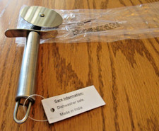 Cortador de pizza Gold Coast aço inoxidável 7 1/2” comprimento 2 1/2” lâmina redonda NOVO, usado comprar usado  Enviando para Brazil