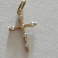 Ciondolo forma croce usato  Guastalla