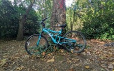 Kids mountain bike for sale  BRENTFORD
