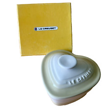 Le Creuset petit coeur céramique Ramequin d'Amour avec couvercle DUNE comprar usado  Enviando para Brazil