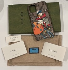 Capa protetora GUCCI Disney Donald Duck Collab iPhone 11 com caixa comprar usado Capa protetora GUCCI Disney Donald Duck Collab iPhone 11 com caixa comprar usado  Enviando para Brazil