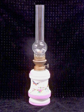 Lampe pétrole porcelaine d'occasion  Équeurdreville-Hainneville