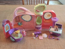 Conjunto de brinquedos Littlest Pet Shop LPS 2005 Get Better Center lagartixa pastor alemão comprar usado Conjunto de brinquedos Littlest Pet Shop LPS 2005 Get Better Center lagartixa pastor alemão comprar usado  Enviando para Brazil