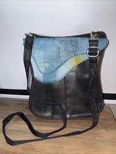 Bolsa tiracolo Conserve India feita à mão borracha reciclada preta azul ecológica comprar usado  Enviando para Brazil