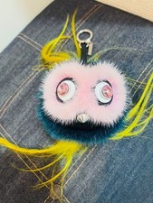 Bolsa FENDI Monster Bugs charme pele couro verde rosa cravejado porta-chaves autêntica comprar usado  Enviando para Brazil