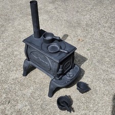 Usado, Chaleira e frigideiras minúsculas antigas de ferro fundido para fogão a lenha 7 x 6" 10" de altura comprar usado  Enviando para Brazil