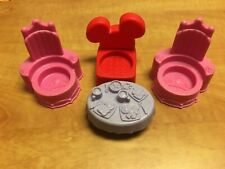 Conjunto de mesa e tronos de pessoas pequenas Fisher Price trono da Disney comprar usado  Enviando para Brazil
