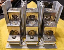 Conector Siemens CMC CDC 512 Lug – TC2LG600 600 KCMIL-2 CU , usado comprar usado Conector Siemens CMC CDC 512 Lug – TC2LG600 600 KCMIL-2 CU , usado comprar usado  Enviando para Brazil