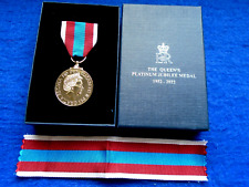 MEDALHA E FITA CÓPIA JUBILEU PLATINA RAINHAS + CAIXA DE APRESENTAÇÃO FITA EXTRA, WMS, usado comprar usado  Enviando para Brazil