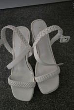 6 white shoes for sale 6 white shoes for sale BARROW-IN-FURNESS