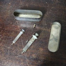 Boite seringues verre d'occasion  Neuville-aux-Bois