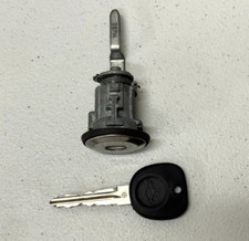 Chevy Cobalt 2005-2010 tampa do porta-malas cilindro de trava de porta com chave fabricante de equipamento original comprar usado  Enviando para Brazil