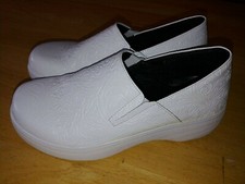 Landau white floral for sale  Caribou