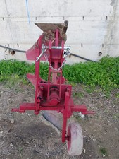 Aratro voltaorecchio usato Aratro voltaorecchio usato  Erula