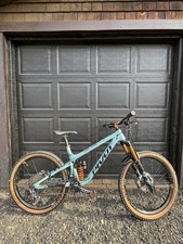 medium pivot mach 6 carbon for sale  The Dalles