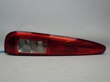 Feu arrière gauche d'occasion Feu arrière gauche d'occasion  La Tour-du-Pin