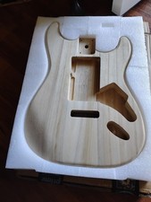 Corpo elétrico de madeira de nogueira vermelha Ogdni.Guitarra faça você mesmo estilo ST -Acessório -Inacabado comprar usado  Enviando para Brazil