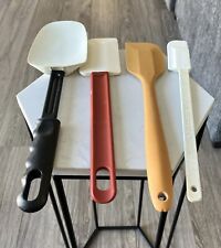 Conjunto de 4 espátulas de sucata - Pyrex, Pampered Chef e 2 sem marca comprar usado  Enviando para Brazil