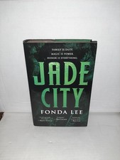 Usado, Jade City (The Green Bone Saga 1)  Fonda Lee 1st Printing Hardcover comprar usado Usado, Jade City (The Green Bone Saga 1)  Fonda Lee 1st Printing Hardcover comprar usado  Enviando para Brazil