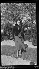 Portrait women hat d'occasion  Expédié en Belgium