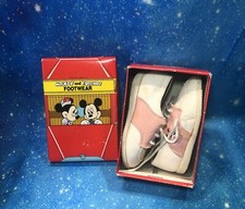 Usado, 1984 Mickey and Freinds /Calçado Disney Babies - Minnie Mouse / tamanho 4.5c criança comprar usado Usado, 1984 Mickey and Freinds /Calçado Disney Babies - Minnie Mouse / tamanho 4.5c criança comprar usado  Enviando para Brazil