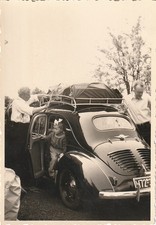 Vintage Foto Familie mit Renault 4CV Auto Oldtimer PKW Car comprar usado  Enviando para Brazil