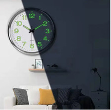 Orologio parete luminoso usato  Roma