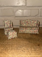 Casa de bonecas miniatura conjunto de sala de estar sofá, cadeira, otomano, floral, tecido, 3” comprar usado Casa de bonecas miniatura conjunto de sala de estar sofá, cadeira, otomano, floral, tecido, 3” comprar usado  Enviando para Brazil