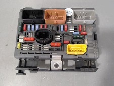 Boite fusibles peugeot d'occasion Boite fusibles peugeot d'occasion  Niort