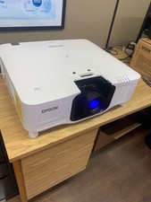 Projetor a Laser Epson EB-PU2113W 13.000 Lumens 3LCD com Aprimoramento 4K comprar usado Projetor a Laser Epson EB-PU2113W 13.000 Lumens 3LCD com Aprimoramento 4K comprar usado  Enviando para Brazil