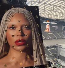 Beyoncé Cowboy Carter LIVRO OFICIAL DO PROGRAMA DE TURNÊ Novo Na Mão ESGOTADO Las Vegas comprar usado  Enviando para Brazil