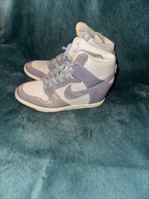 Usado, Nike Dunk Sky Hi Wedge 543257-001 prata metálica/chiclete azul gelo feminino tamanho 6.5 comprar usado Usado, Nike Dunk Sky Hi Wedge 543257-001 prata metálica/chiclete azul gelo feminino tamanho 6.5 comprar usado  Enviando para Brazil
