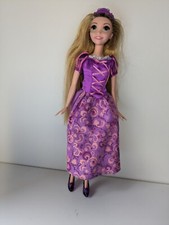 Poupée raiponce robe d'occasion  Mont-Saint-Aignan