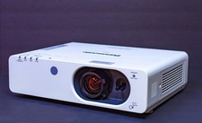 Usado, Projetor Panasonic PT-FW430U 720p WIDE HD CINEMA HDMI LCD comprar usado  Enviando para Brazil