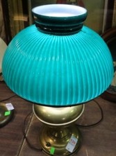 Abajur de mesa vintage base de latão verde escuro com nervuras estojo vidro sombra elétrica  comprar usado  Enviando para Brazil