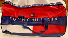 Usado, Bolsa de viagem Tommy Hilfiger 22"x12"x12" vinil resistente vermelho branco e azul comprar usado  Enviando para Brazil